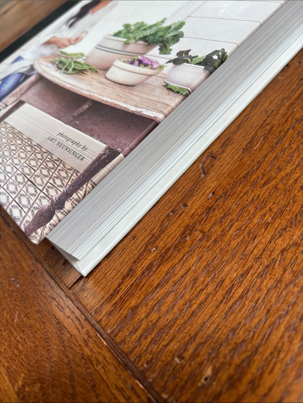 Magnolia Table A Collection of Recipes for Gathering by Joanna Gaines Cookbook - Picture 2 of 11